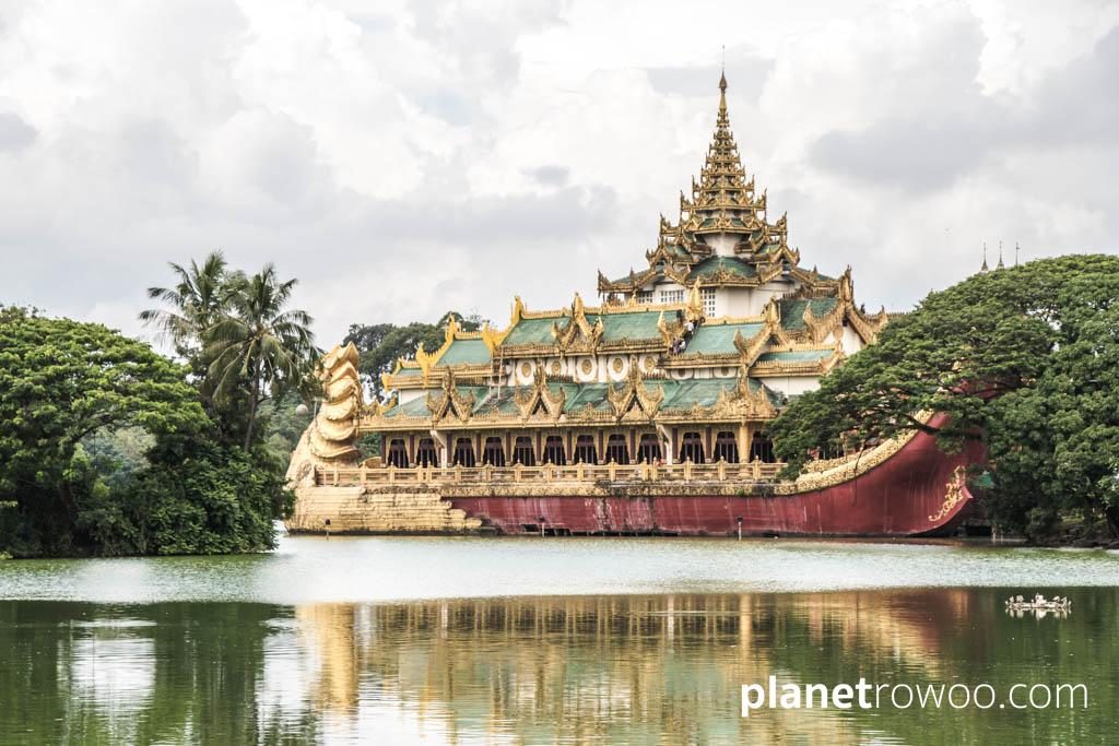 Karaweik Barge, Kandawgyi Lake