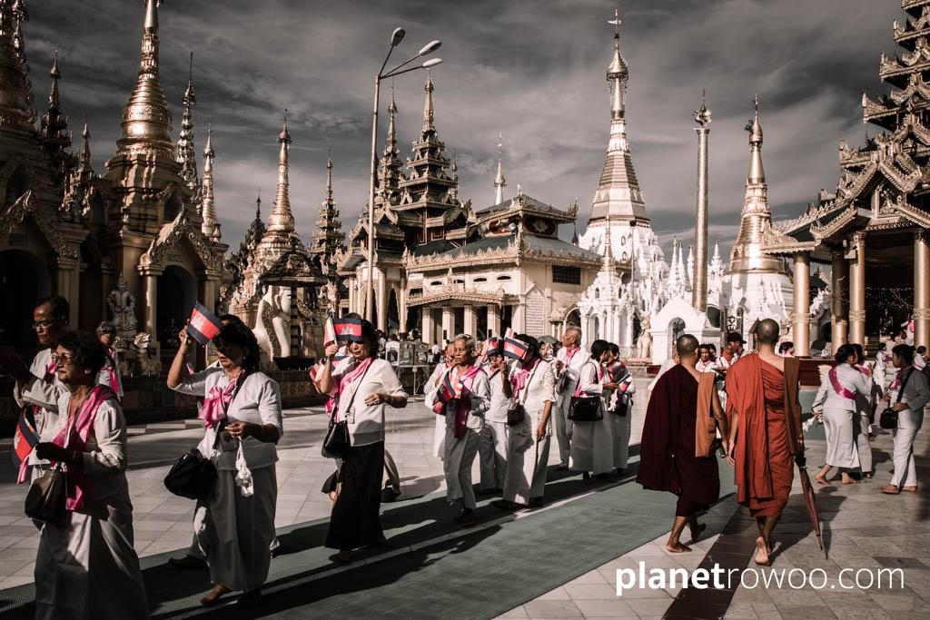Cambodian pilgrims at the Shwedagon Pagoda