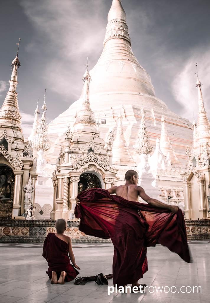 Buddhist monks at the Shwedagon Pagoda
