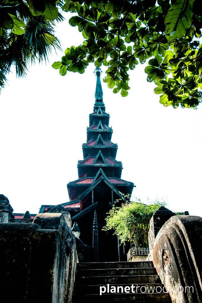 Stairway up to the Bagaya Monastery