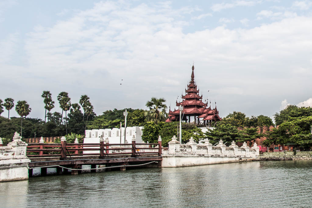 View across the moat to the Royal Palace at the west bridge