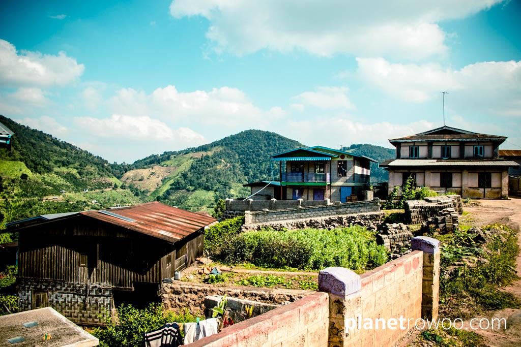 Pein Ne Bin village homes in the Kalaw hills