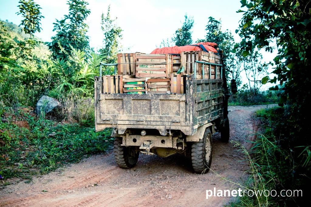 Truck transporting crates of oranges into Kalaw town