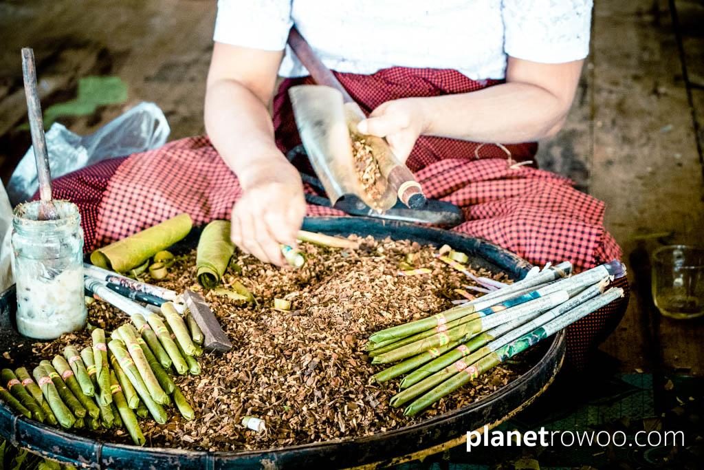 Filling the cheroot, Inle Lake cheroot factory