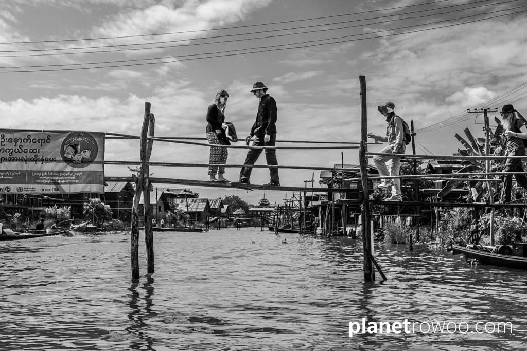 Crossing the lake by the Hpaung Daw U Pagoda