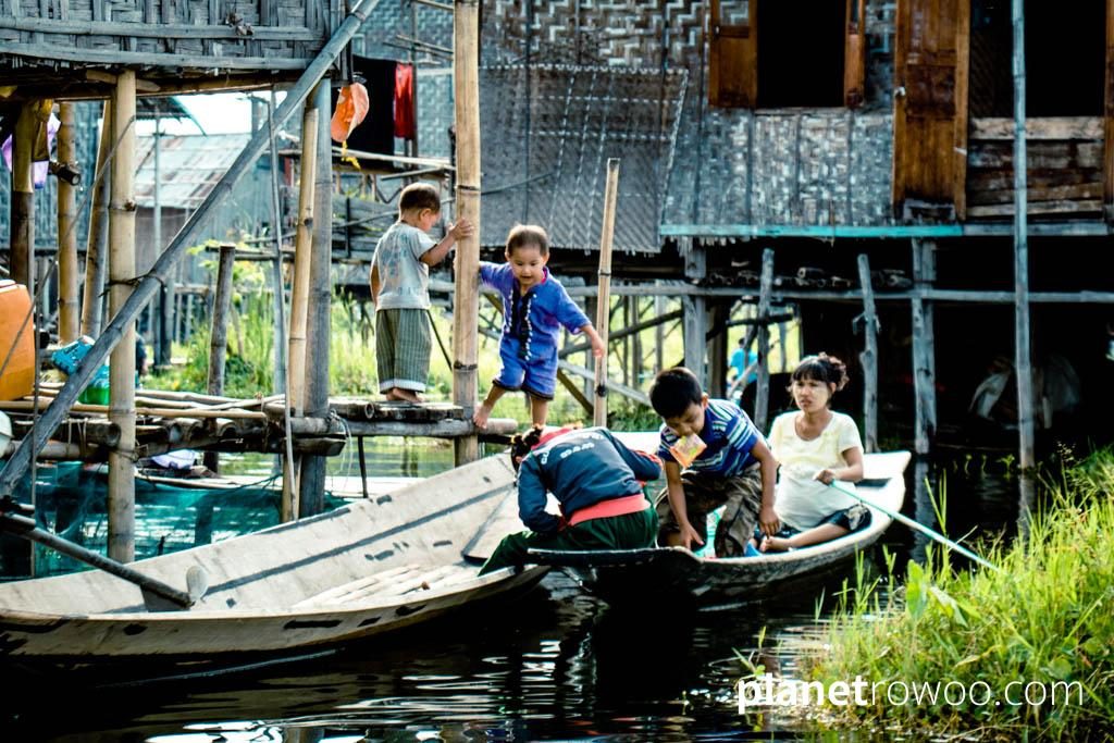 Family outing, Inle Lake