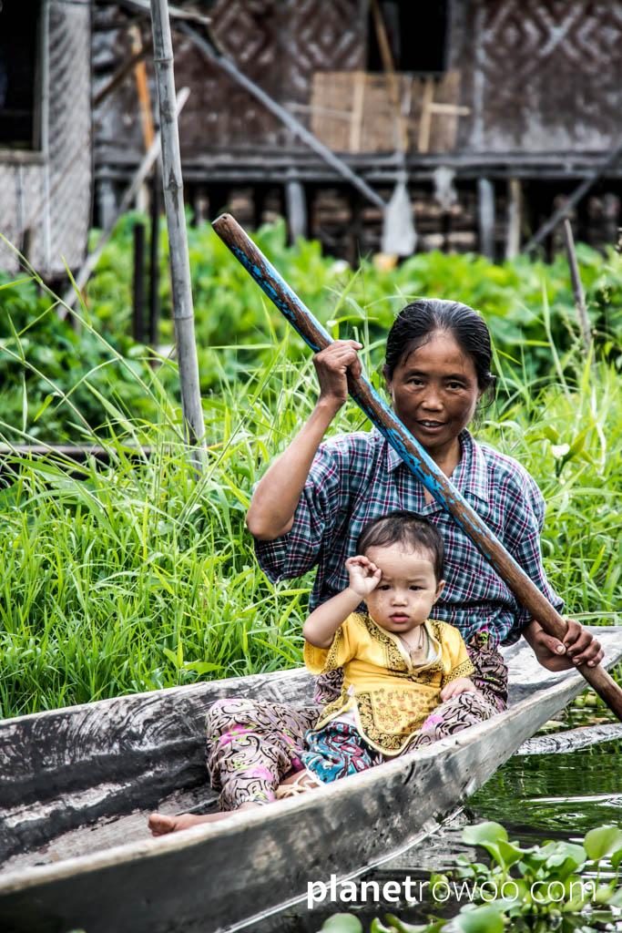 Mother and child, Inle Lake