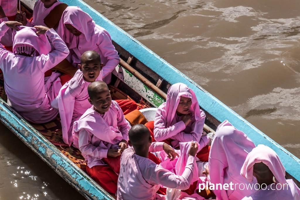 Nyaung Shwe nuns on a trip to Inle Lake