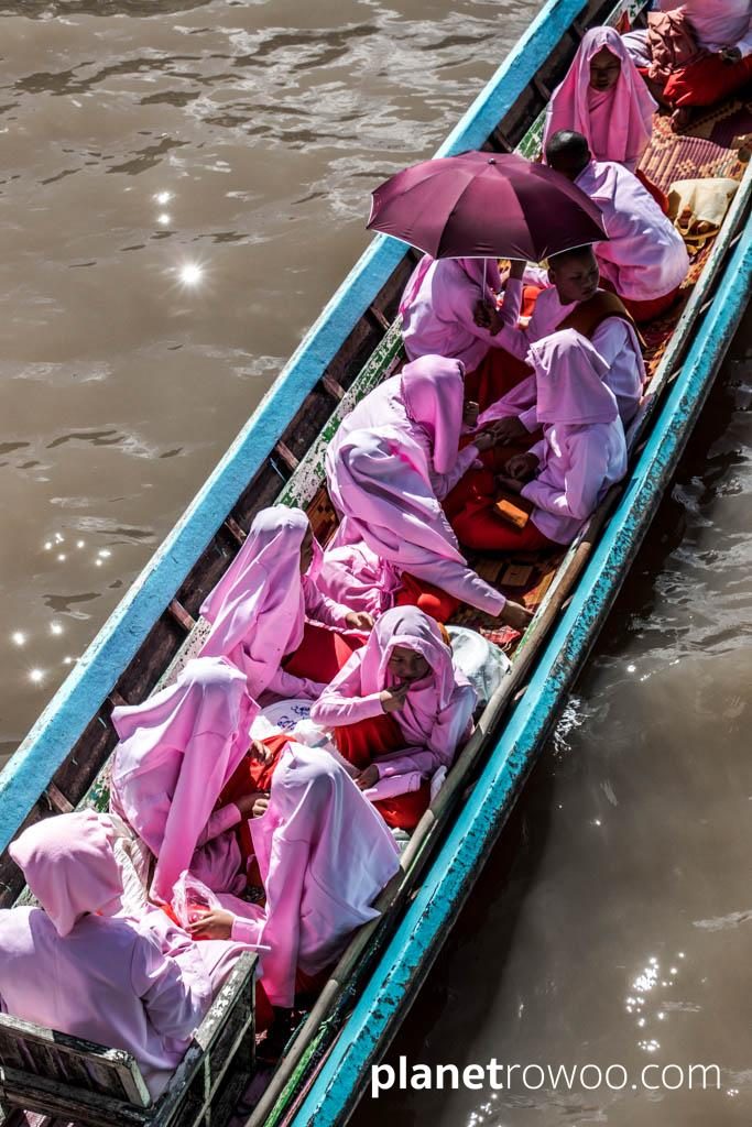 Nyaung Shwe nuns on a trip to Inle Lake