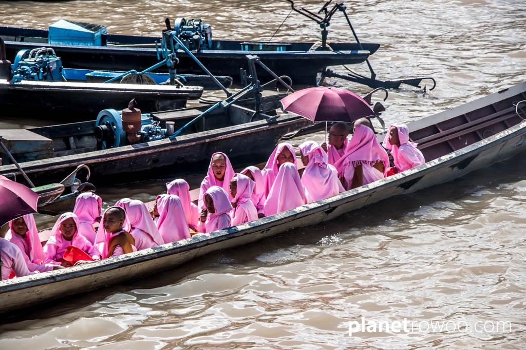 Nyaung Shwe nuns on a trip to Inle Lake