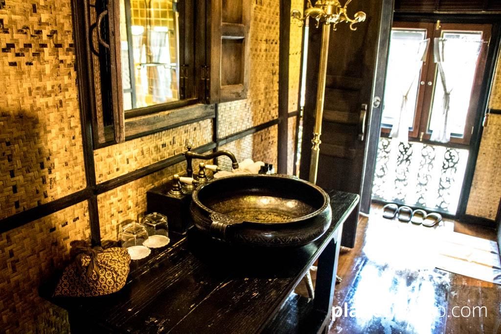 Rice Barn Villa bathroom at the Marndadee