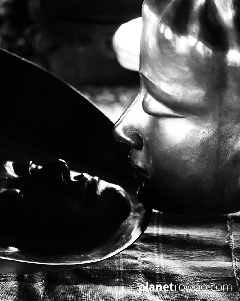 "LONG" (Temptation), sculpture by Thongchai Srisukprasert