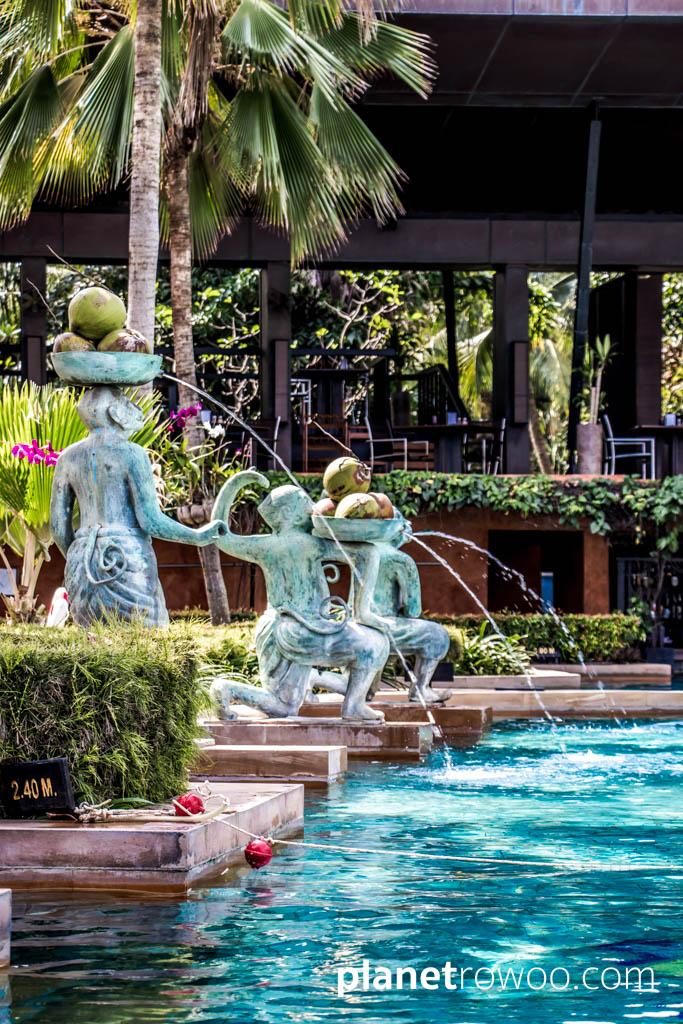Monkey statues line the infinity pool at Anantara Bophut