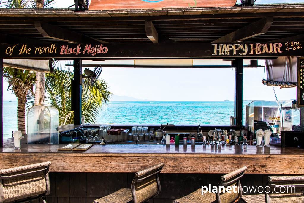 Ocean's Edge Bar at the Anantara Bophut