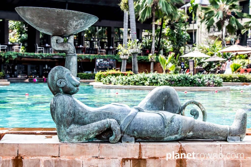 Monkey statues line the infinity pool at Anantara Bophut