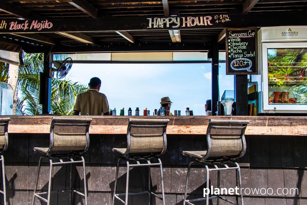 Ocean's Edge Bar at the Anantara Bophut