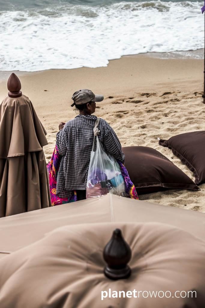 Beach vendor at the Anantara Bophut