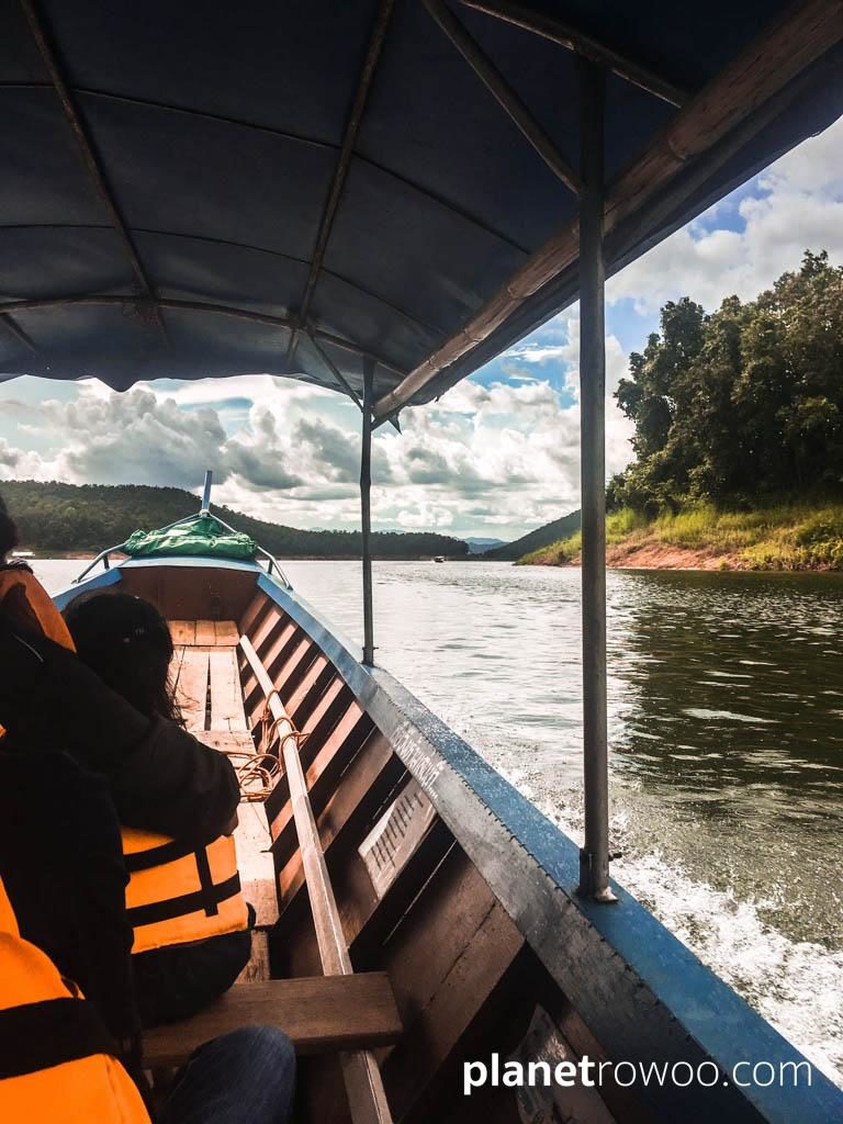 Mae Ngat Dam Floating Houses, Mae Taeng