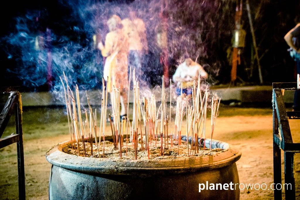 Incense burning on Makha Bucha Day at Wat Phan Tao, Chiang Mai