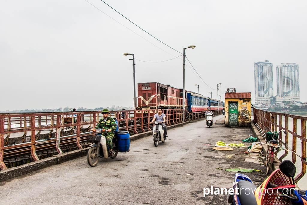 Hanoi Motorbike Tour - Long Biên Bridge