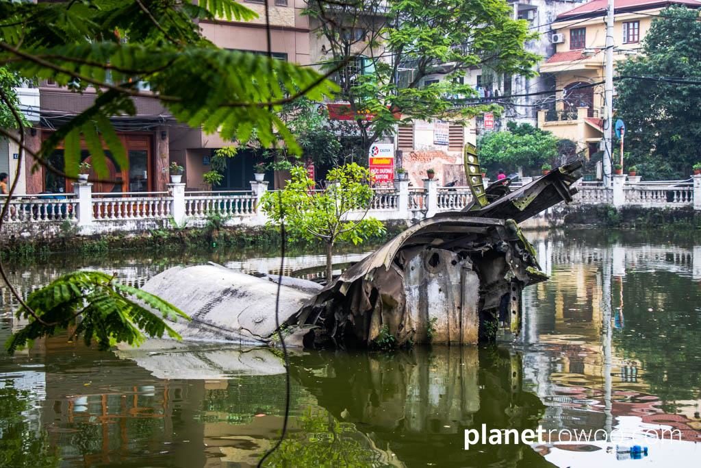 Hanoi Motorbike Tour - Huu Tiep Lake and the downed B-52 Bomber